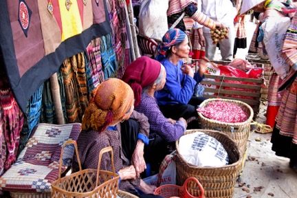 Handcraft vendor women belong to the Tat Hill tribe. Photo by Scott McIntire. 
