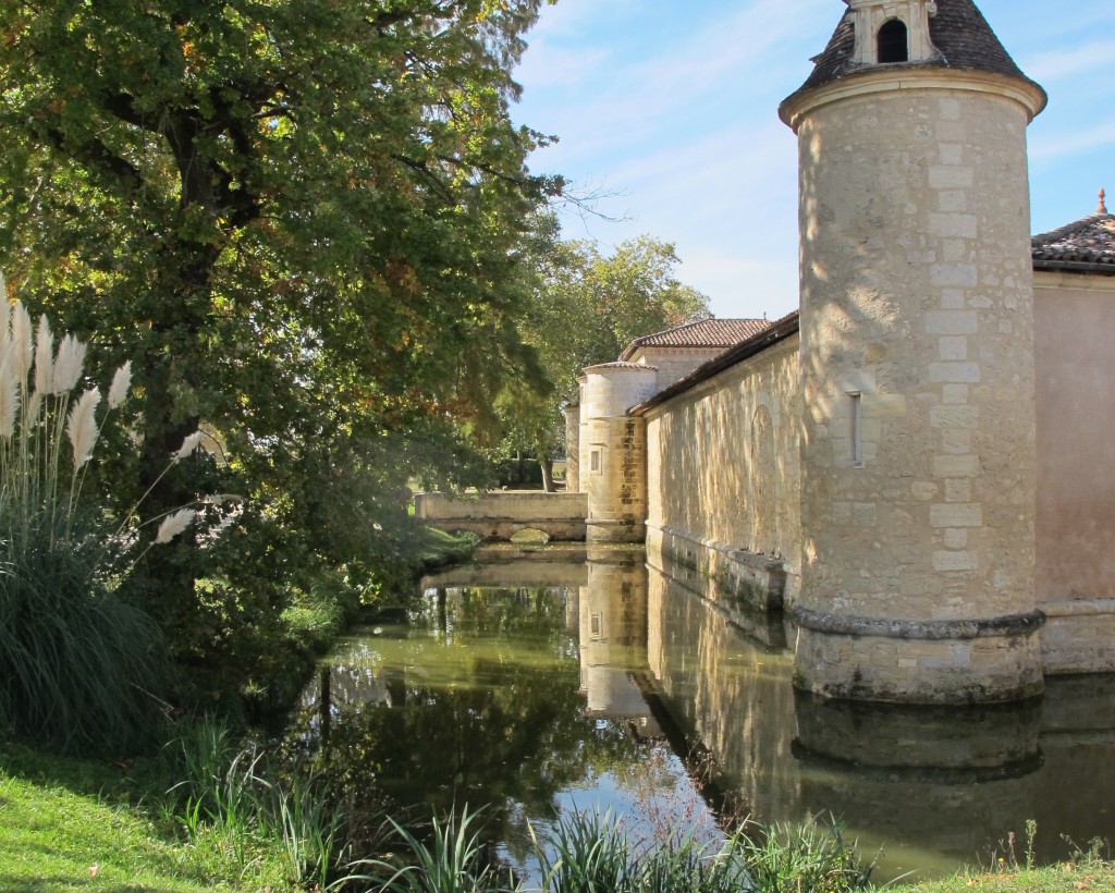 One of the prettiest châteaux, Issan even has a moat.
