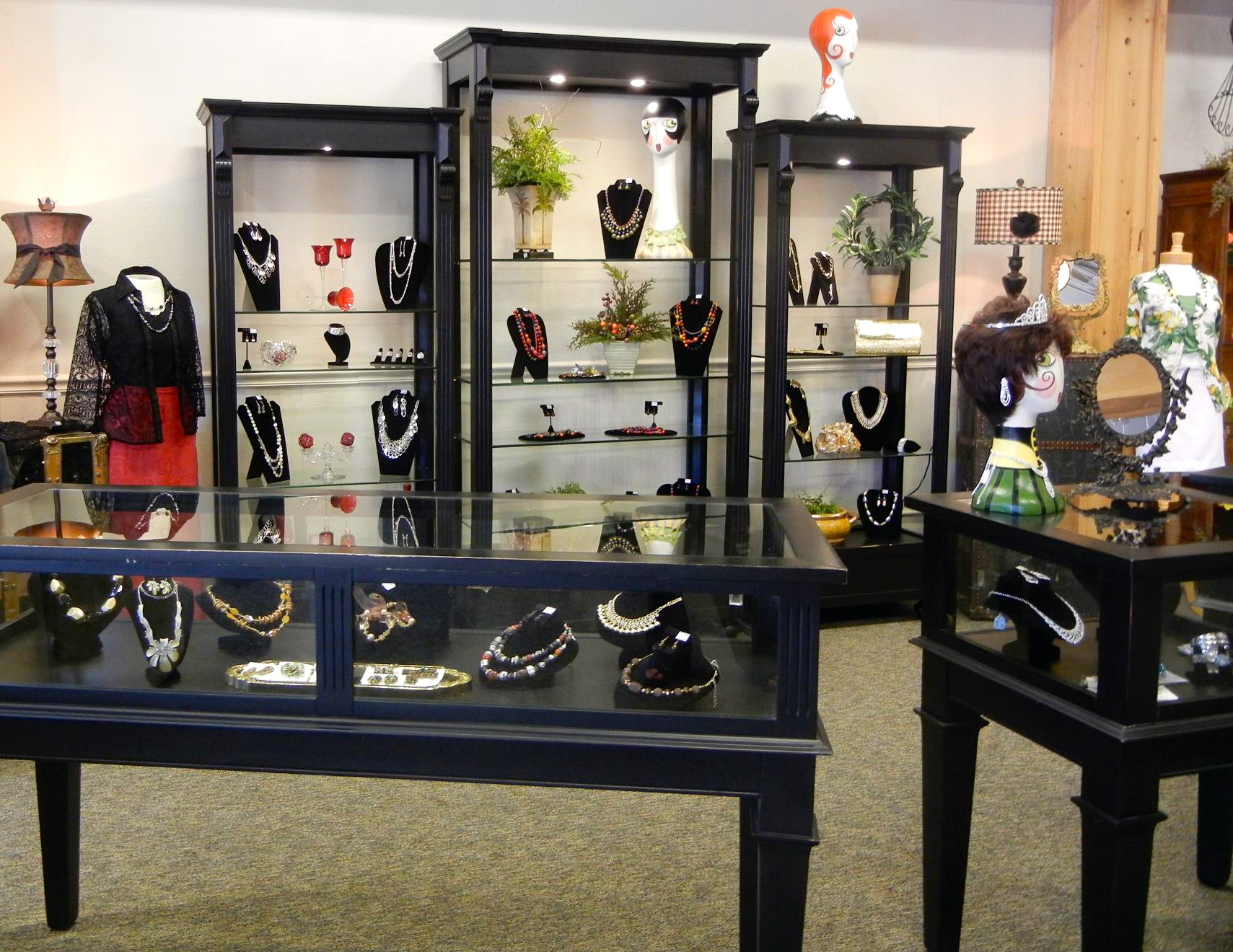 An upscale resale shop, Heirlooms features clothing, jewelry, antiques, porcelain and an impressive selection of furniture. Photo courtesy of Heirlooms for Hospice.