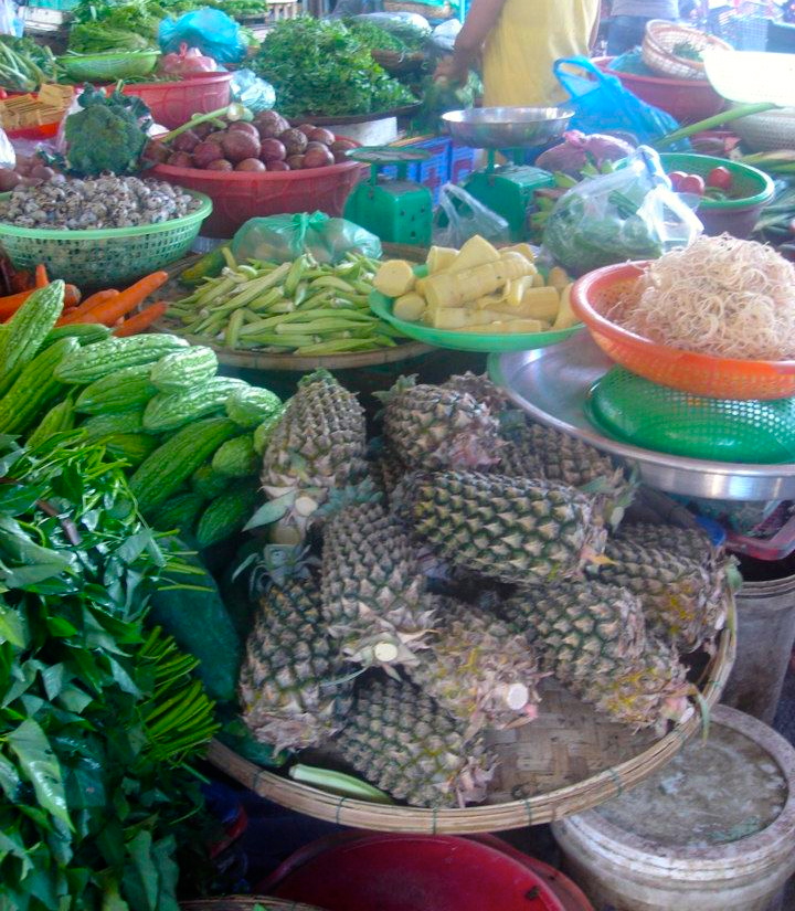 Luscious fruit and vegetables at Hoi An markets. Photo by Cristina Mora.