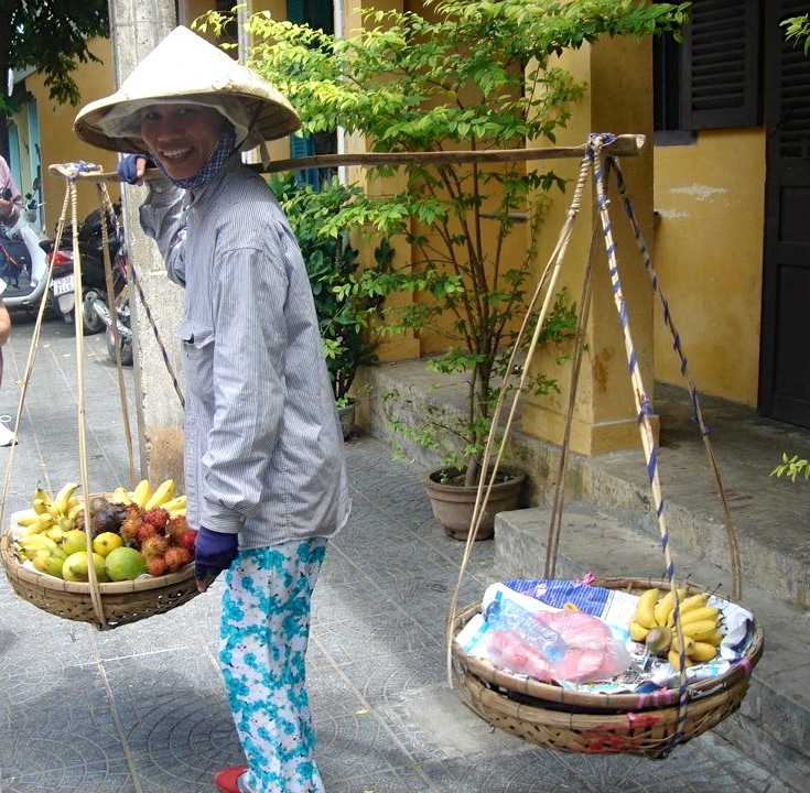 Street vendors at Hoi An. Photo by Cristina Mora.