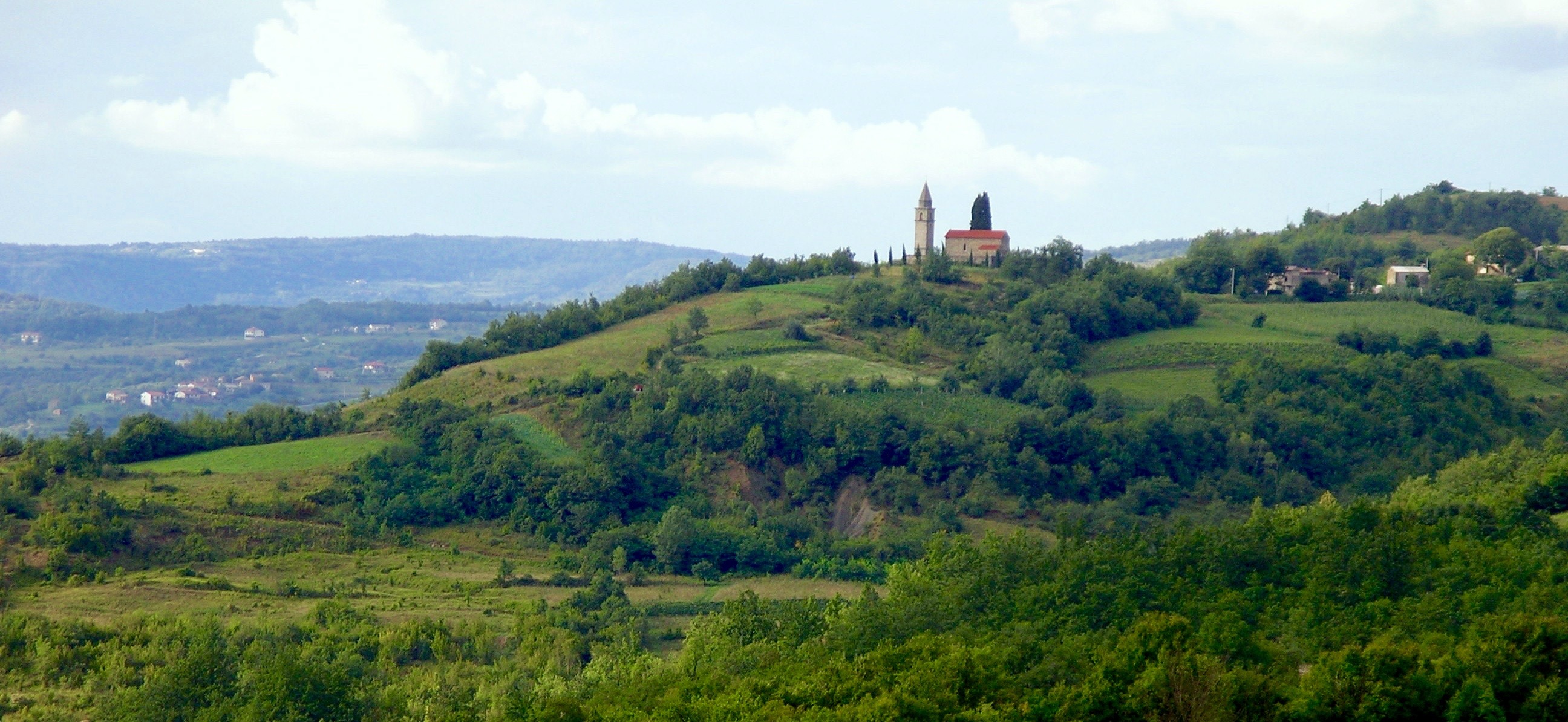 A view of the village of Kršikla in Central Istria, the hidden part of the peninsula that abounds in unspoiled nature and bucolic hilltop villages. Photo courtesy of Goran Zgrablić. 