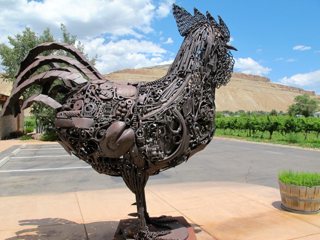 Chardonnay Chicken welcomes guests to Plum Creek Vineyards. Photo by Marla Norman.