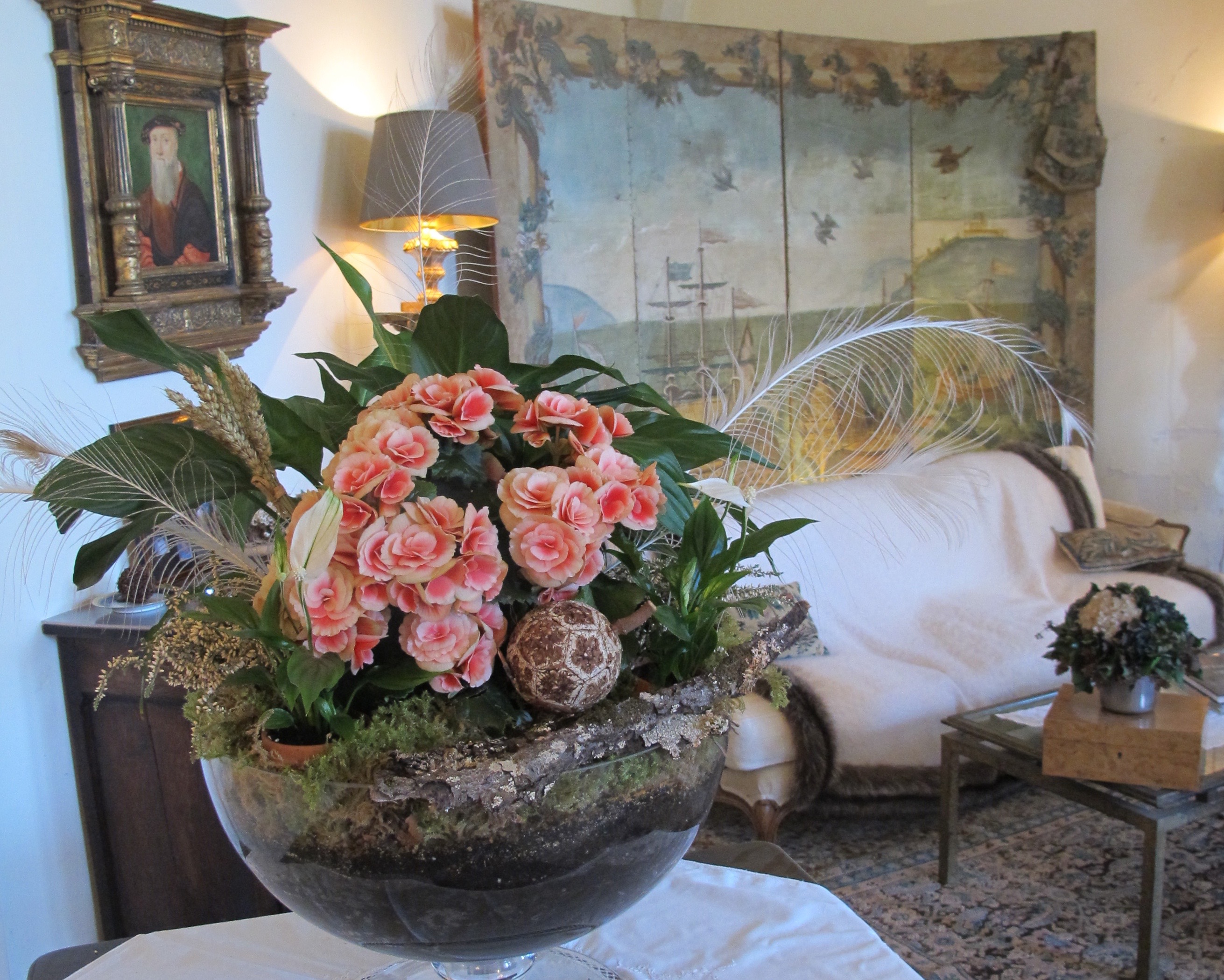 Each room in Madame Ménage-Small's Château is beautifully appointed with antiques, drapery and fresh flowers.