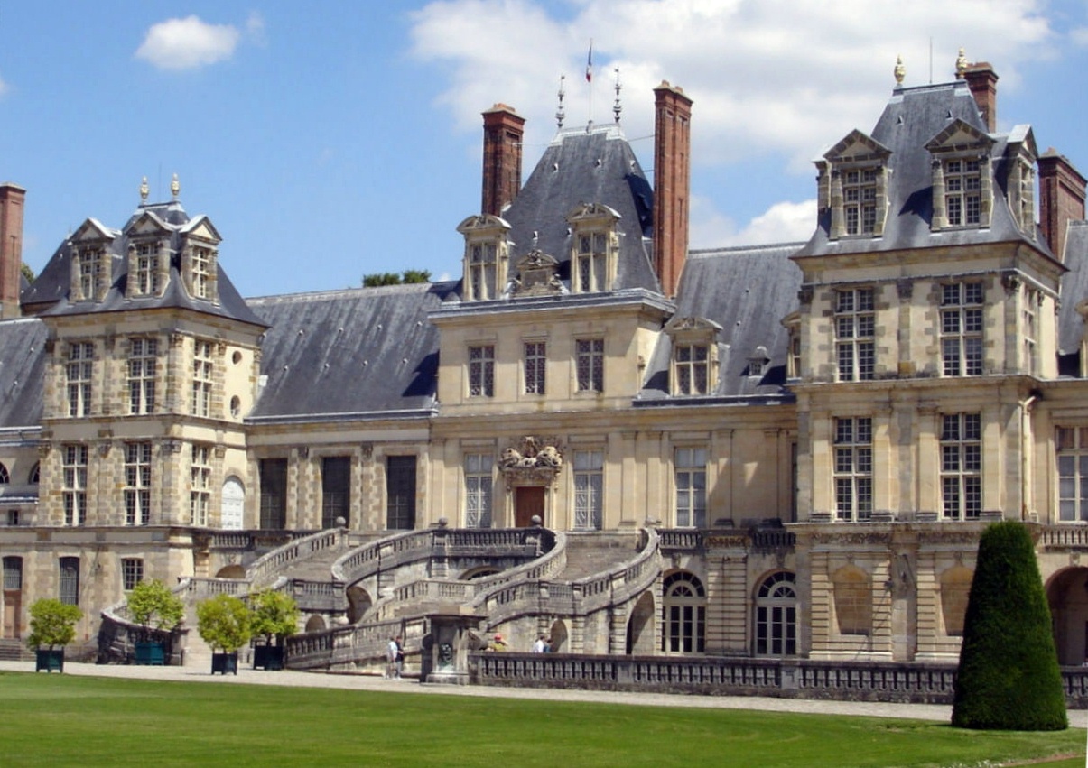The Otherworldly Luxury of the Palace of Fontainebleau